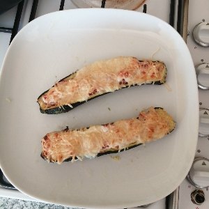 Recette Courgettes farcies sauce bolognaise pimentée sur Chefclub
