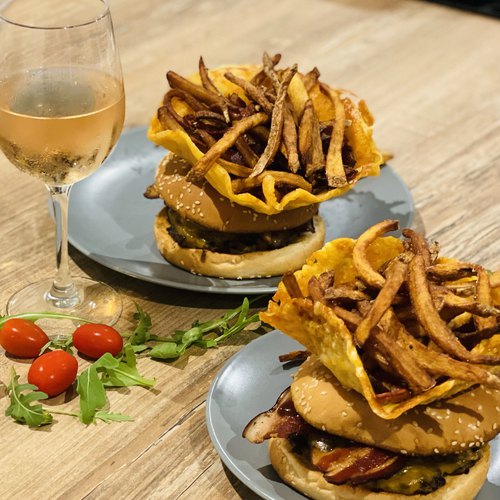 Double-Cheeseburger mit Speck und Käse Rezept auf Chefclub original ...