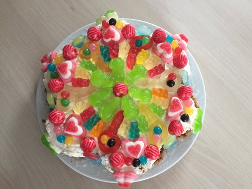 Gâteau de bonbons coloré - Recette Ptitchef
