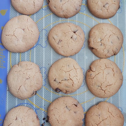 Recette Cookies sésame noir et pépites de chocolat blanc et autres recettes  Chefclub daily