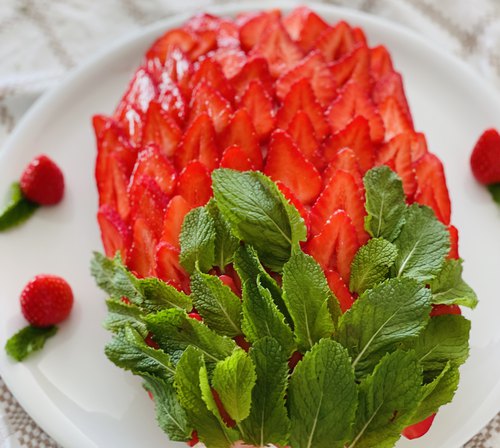 Recette Charlotte aux fraises en forme de livre sur Chefclub original