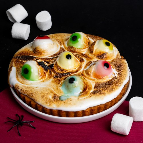 Eerie Eyeball S'mores Pie