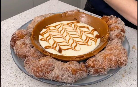 Caramel Bowl & Cinnamon Roll Churros