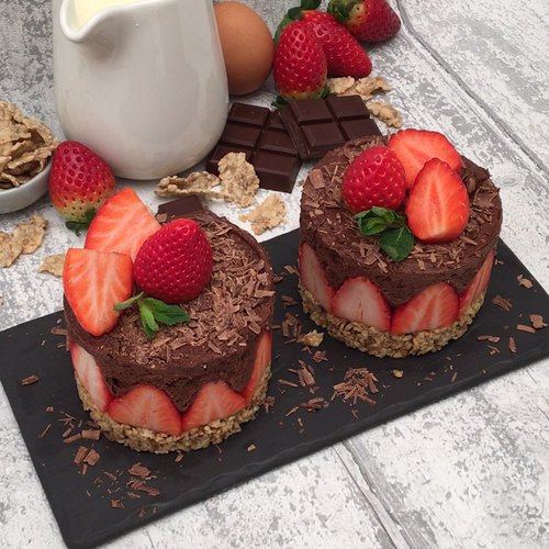 No bake Skinny Chocolate Strawberry Cheesecake