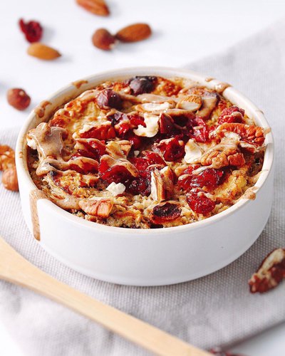 Porridge au four aux cranberries et oléagineux