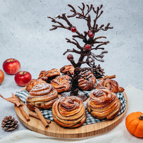 Apple Orchard Cinnamon Rolls