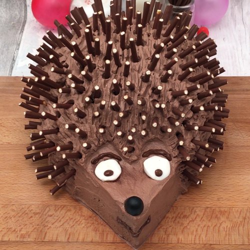 Made a hedgehog cake for my niece's 1st birthday! : r/cakedecorating