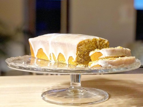 Cake citron pavot et glaçage acidulé