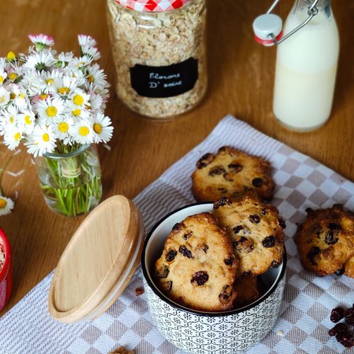 Cookies aux flocons d'avoine, noix et fruits séchés