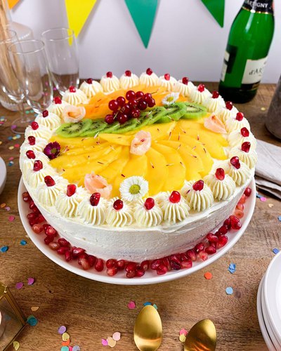 Gâteau à la crème mascarpone et aux fruits frais