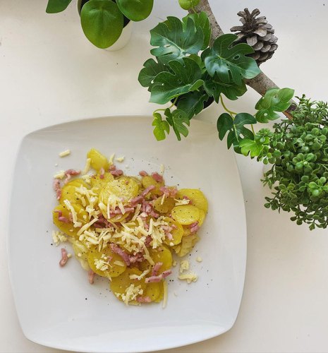 Poêlée de chou vert, pommes de terre et cantal