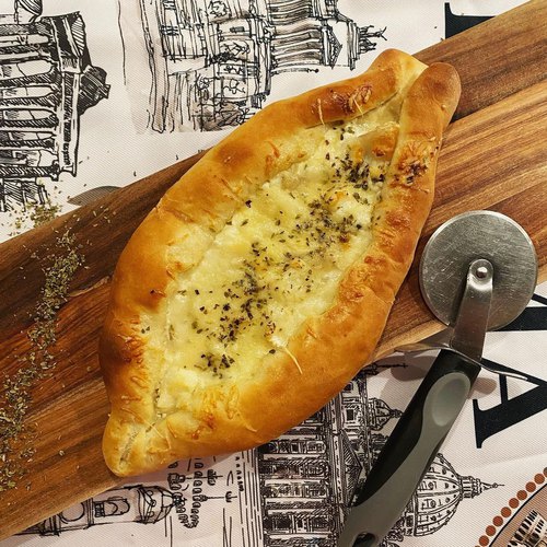 Pide turque aux 4 fromages