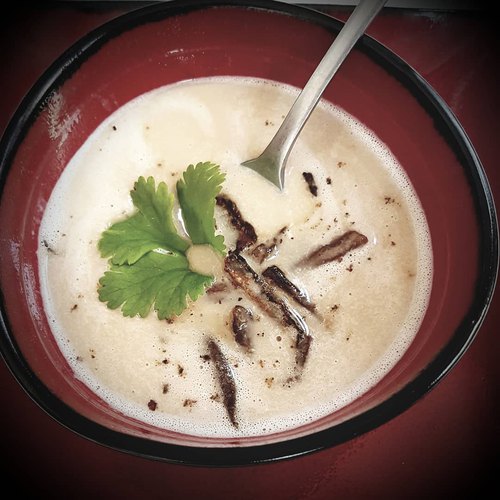 Soupe de chou-fleur champignons et lait de coco