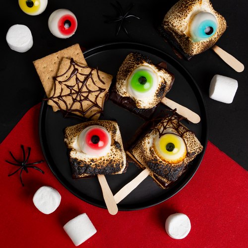 Spooky Eyes S'mores Lollipops