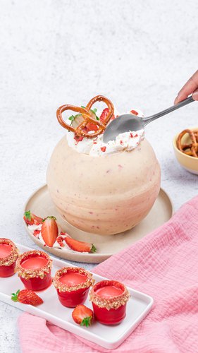 Strawberry & Pretzel Parfait