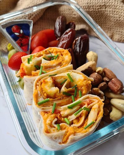 Lunch box wrap aux hummus de tomates séchées