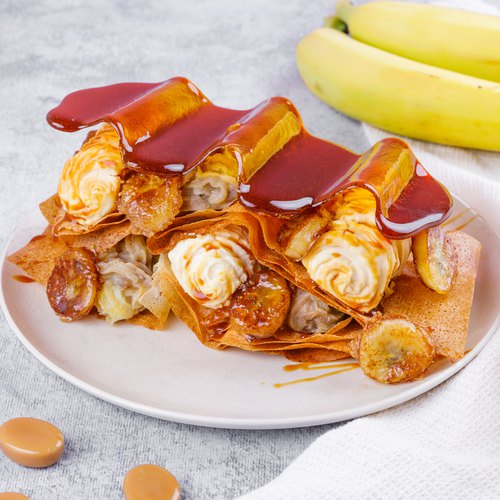 Folhado de banana caramelada