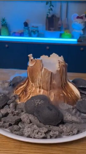 Erupting Volcano Meringue