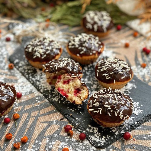 Muffins aux framboise et glaçage chocolat