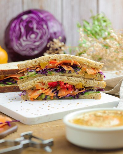 Club sandwich vegan au houmous