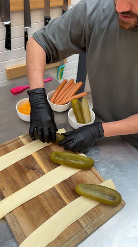 Würstchen im Gurkenmantel🥒🌭 Rezept auf Chefclub original | chefclub.tv