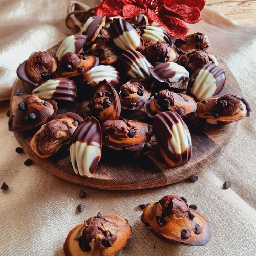 Mini madeleines coque et pépites de chocolat