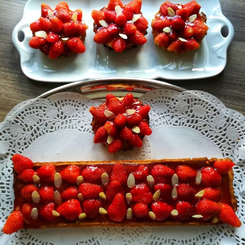 Tarte et tartelettes aux fraises