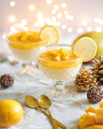 Mousse citron et coulis de mangue