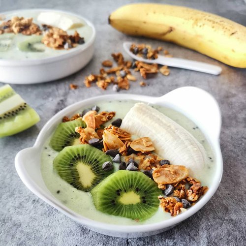 Bowl vitaminé kiwi, muesli et yaourt