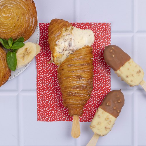 Ice cream with churros 🤤 - Snack Mania Brazilian Delights