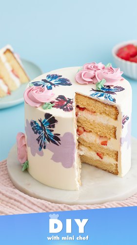 Bridgerton Royal Garden Cake